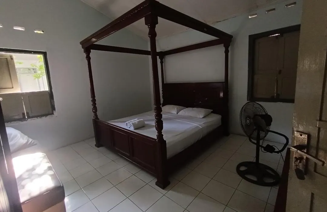 Ndalem Mantrigawen-1